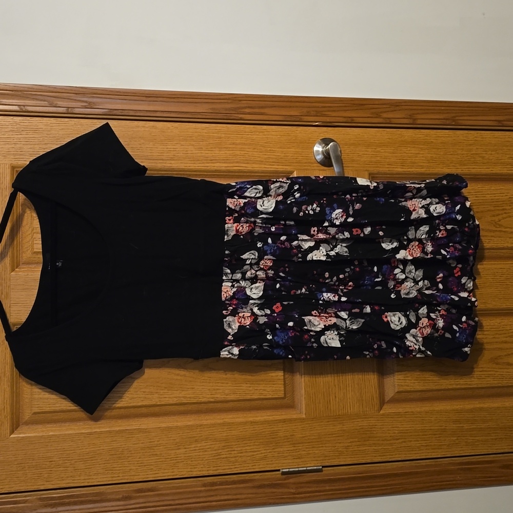 Scoop neck midi floral dress